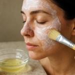 Masque au blanc d’œuf : recette, bienfaits et astuces pour une peau purifiée