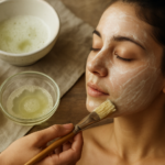 Masque Visage au Blanc d’Œuf : Bienfaits, Recettes Maison pour Resserer les Pores et Unifier le Teint